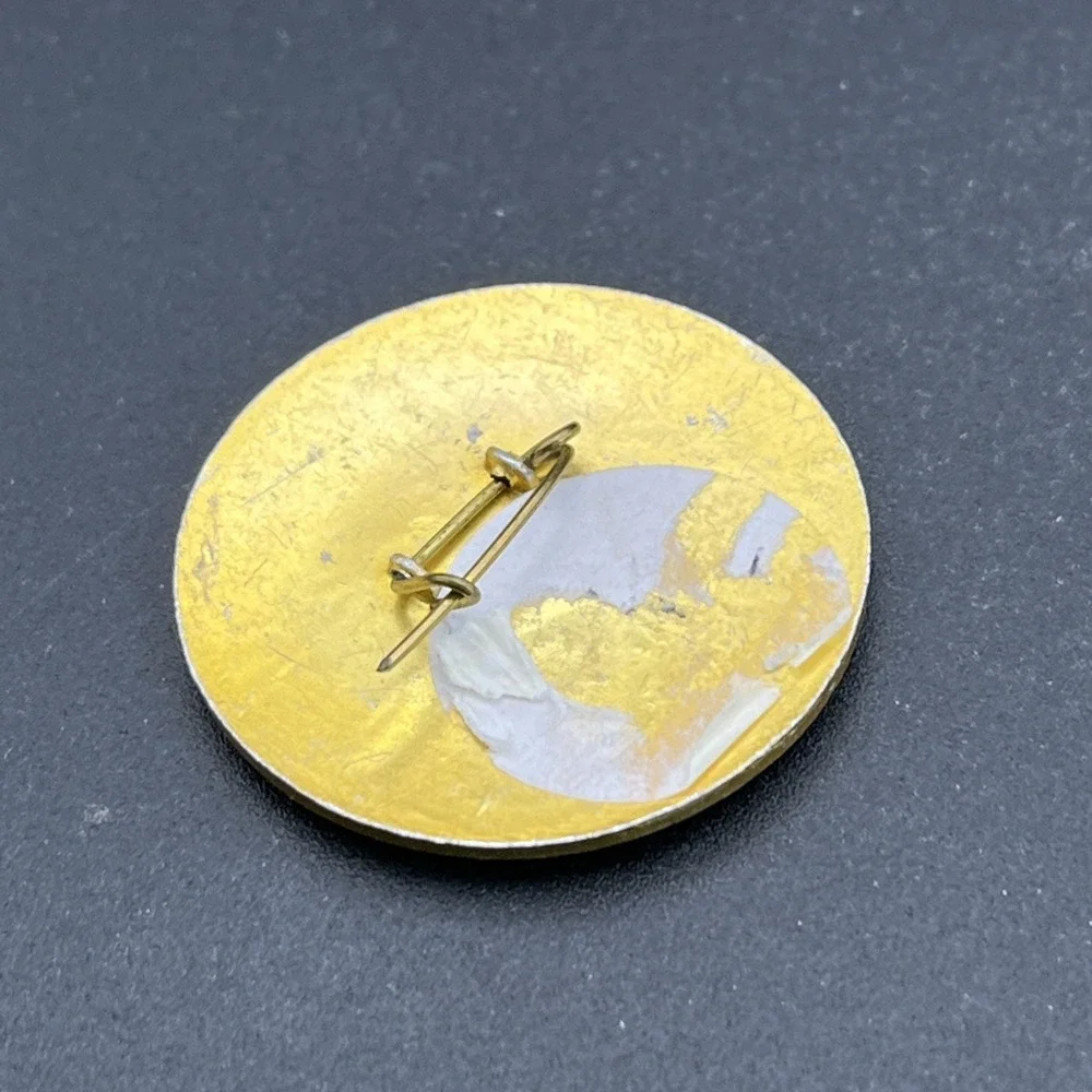 Vintage Guilin China‎ Going Places Souvenir Lapel Hat Pin